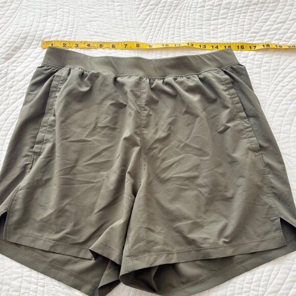 Under Armour Mens Green Gym Shorts Large Polyester Lightweight 6" Inseam Elastic - Picture 9 of 11
